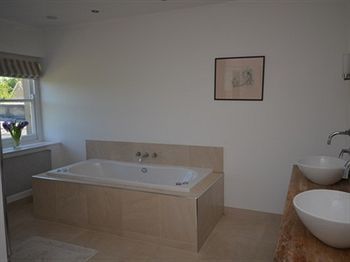 Longworth Villa Челтнъм Екстериор снимка